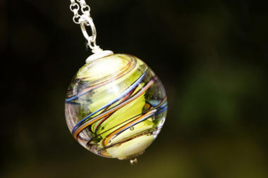 Schmuck aus Glasperlen