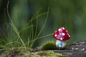 Figuren aus Glasperlen