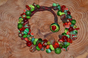Schmuck aus Glasperlen